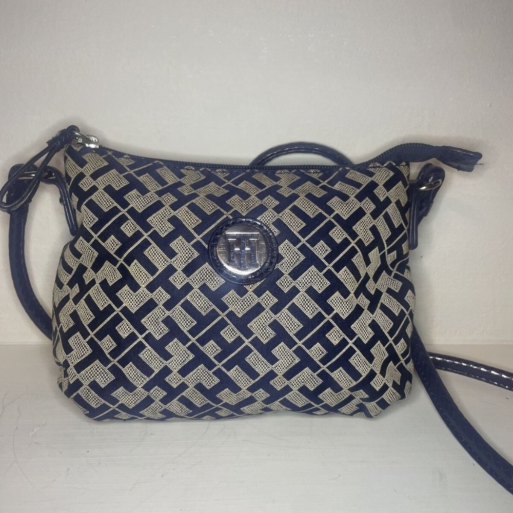 Tommy Hilfiger Logo Cosmetic Bag Makeup Bag Case Navy Blue Jacquard NWT